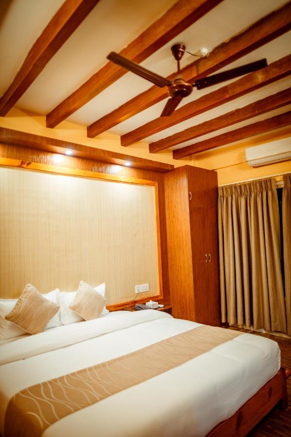Paradise Boutique Hotel Pokhara Dış mekan fotoğraf