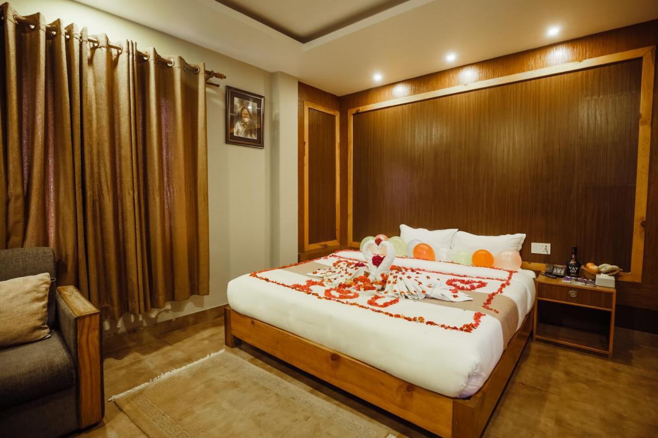 Paradise Boutique Hotel Pokhara Dış mekan fotoğraf