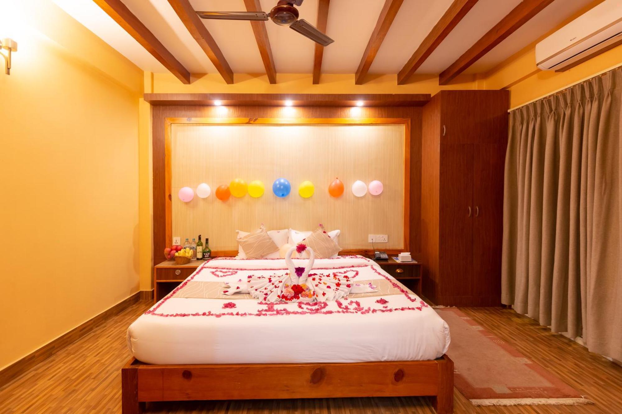 Paradise Boutique Hotel Pokhara Dış mekan fotoğraf