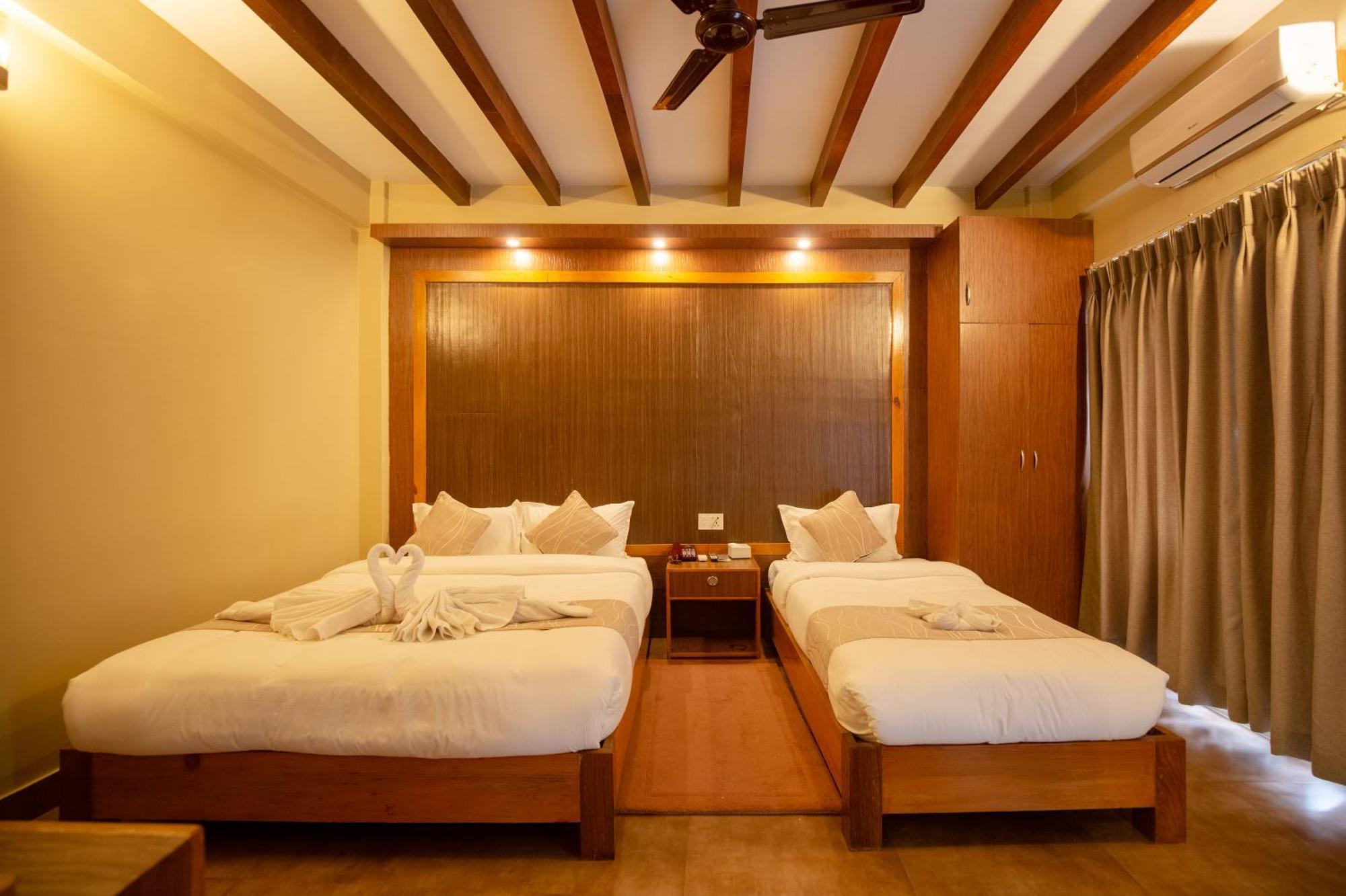 Paradise Boutique Hotel Pokhara Dış mekan fotoğraf