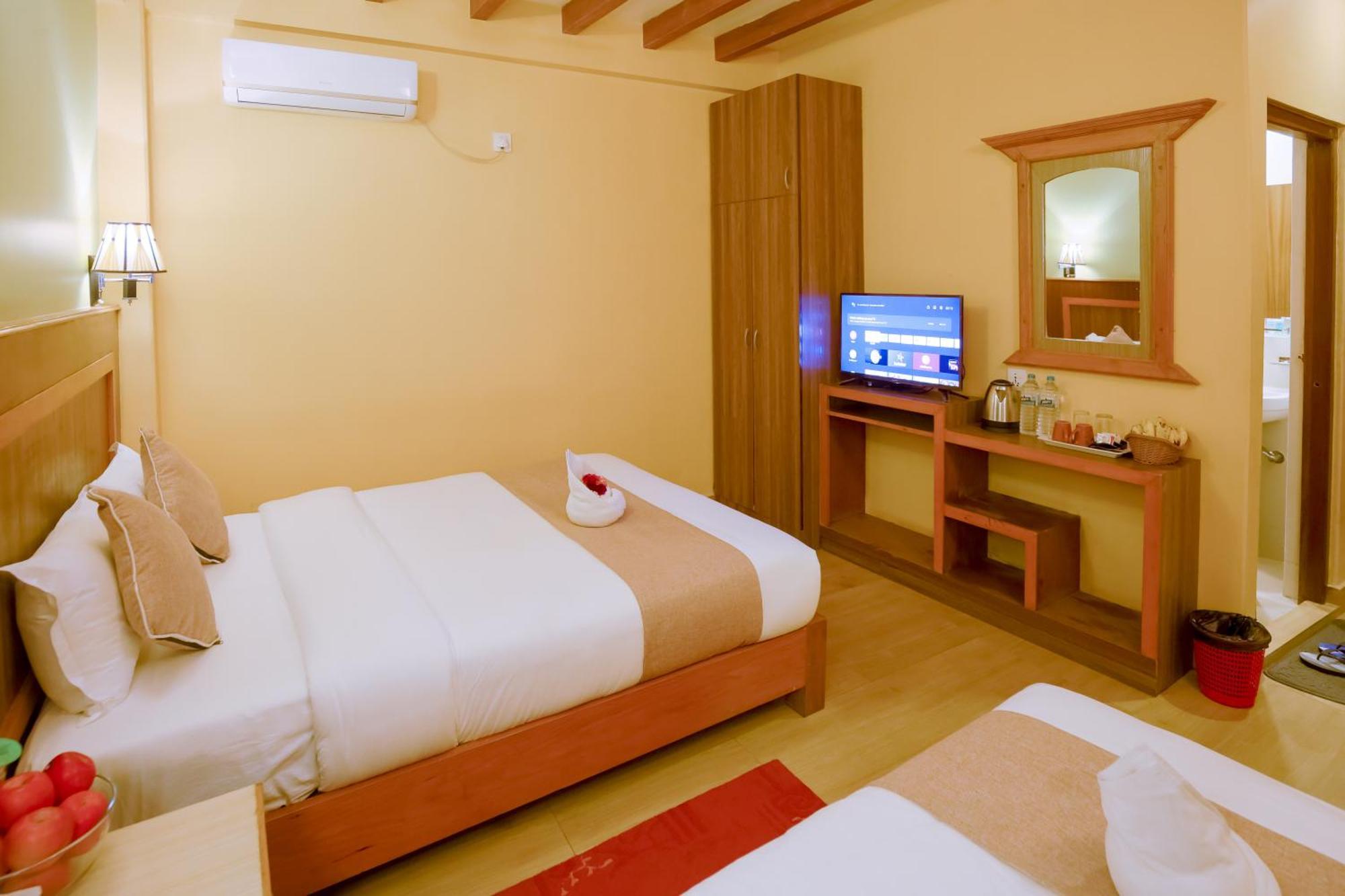 Paradise Boutique Hotel Pokhara Oda fotoğraf